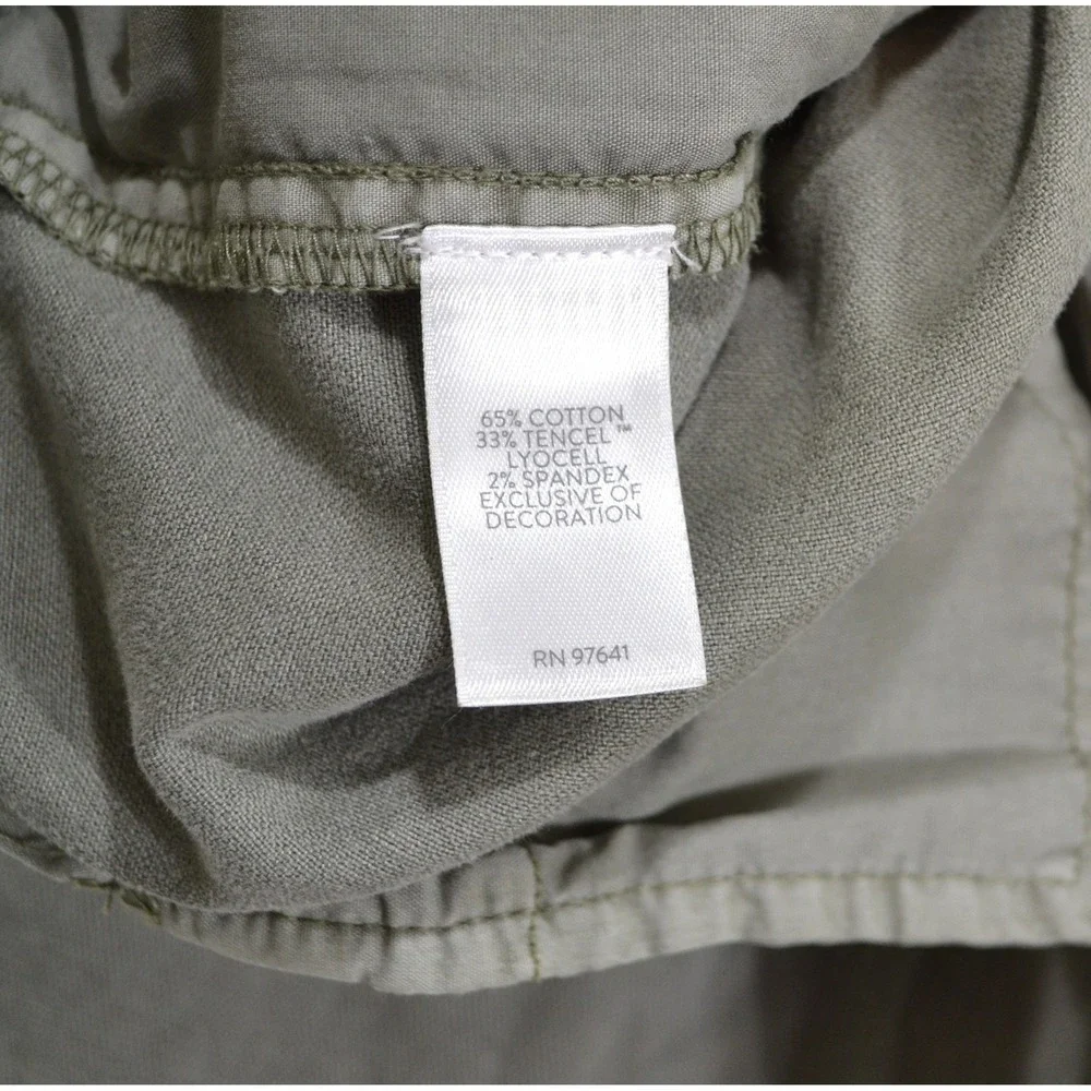 J. Jill Caraway Green Cotton Blend Shorts,‎ Mutiple Pockets,  Size 2 Petite